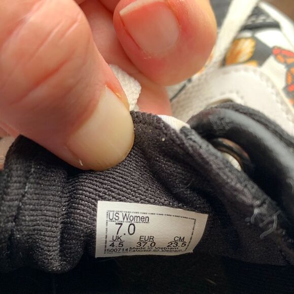 Vans classic black and white checkered with orange butterfly pint womans size 7 - Picture 10 of 10